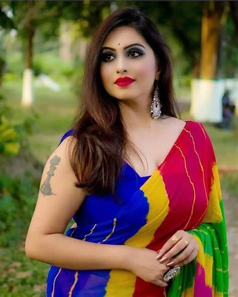 desi aunty saree|Indian Saree Angels (@indian.saree.angels)